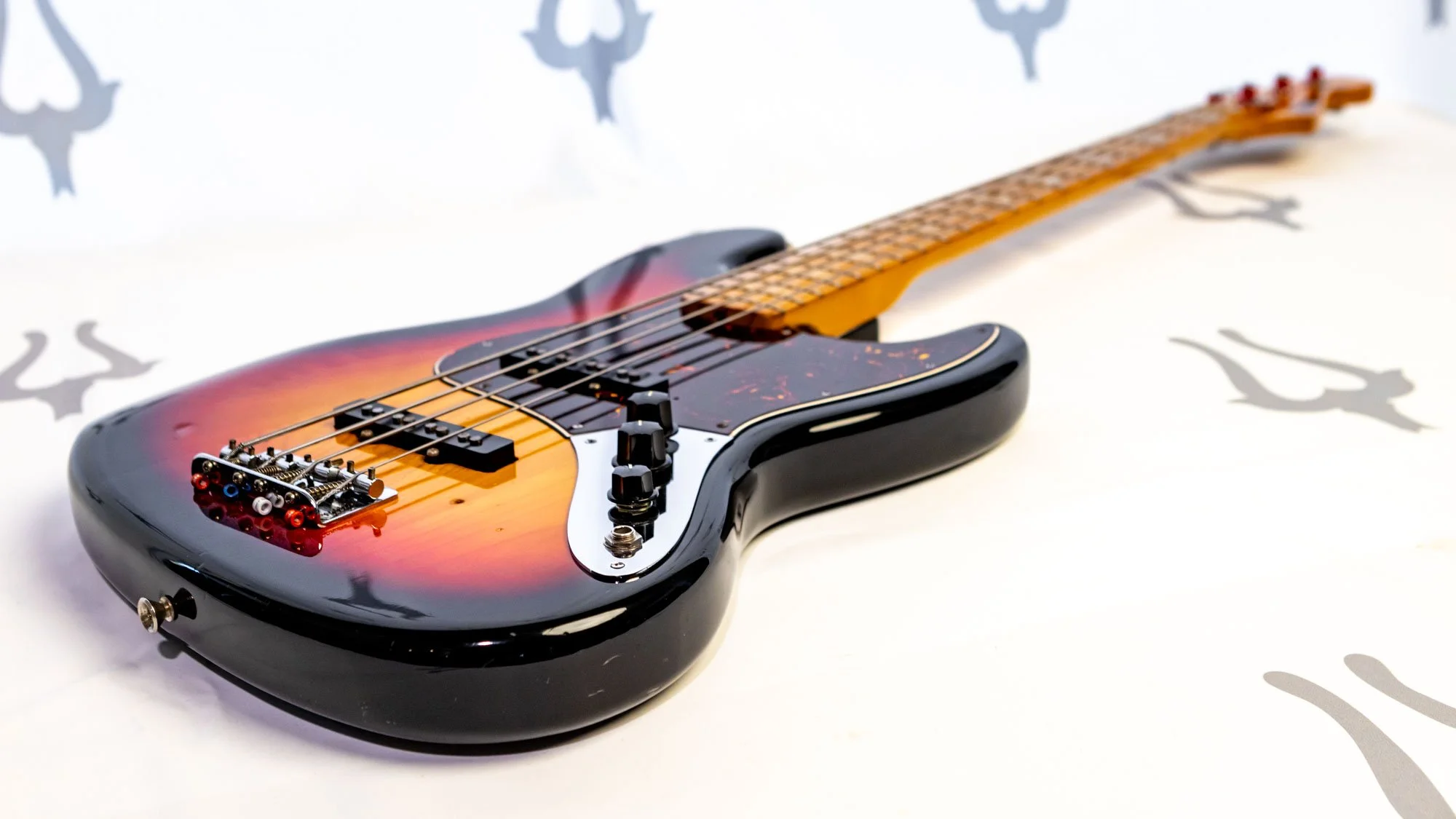 JooDee Artist Series JJB Jazz Bass. JJB-60 in (YS) Yellow Sunburst